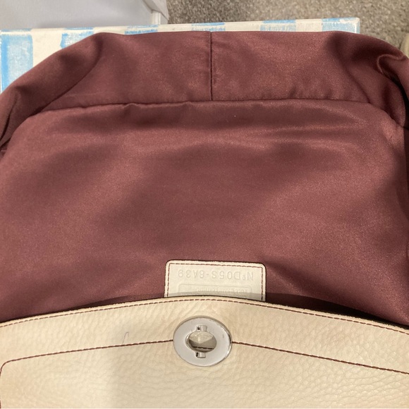 Coach Chelsea Pebbled Leather Turn Lock Shoulder Hobo Bag Cream - Picture 11 of 12